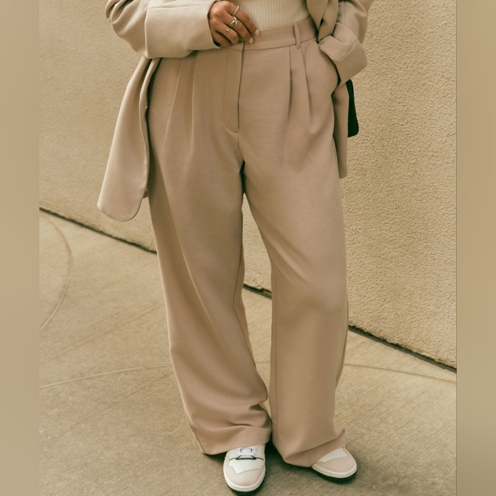 Abercrombie Elegant Beige Women's Pants